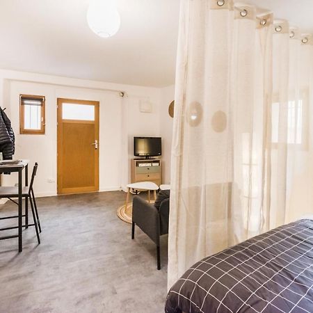Апартаменты Studio Hyeres Medieval Экстерьер фото